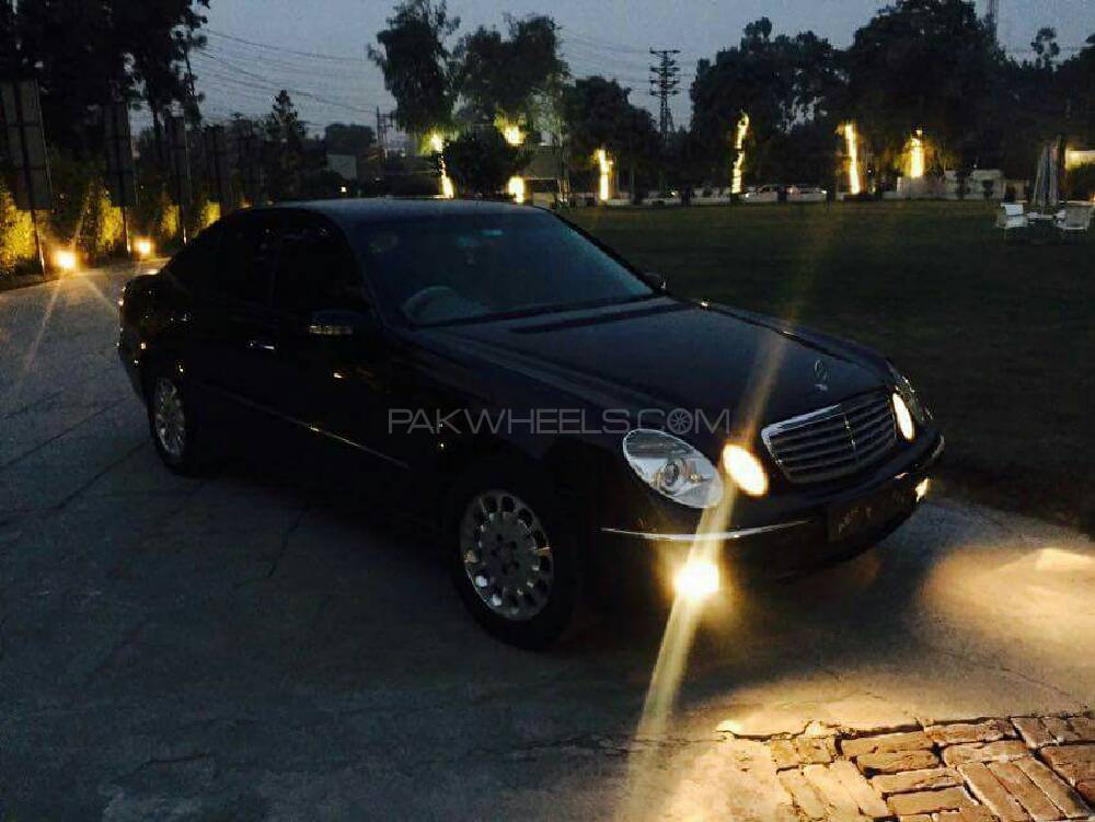 مرسڈیز بینز ای کلاس 2003 for Sale in سرگودھا مرسڈیز بینز ای کلاس 2003 for Sale in سرگودھا Image-9