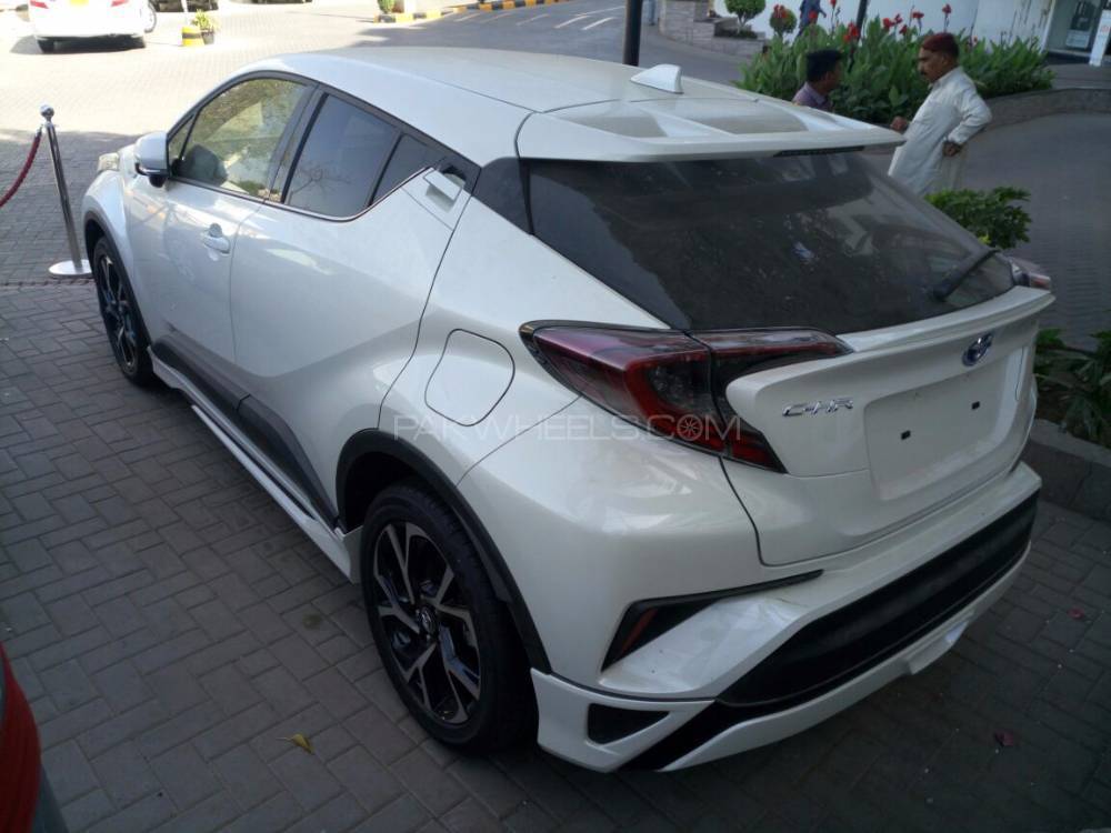 Toyota C-HR 1.8 Hybrid 2017 for sale in Karachi | PakWheels Toyota C-HR 1.8 Hybr