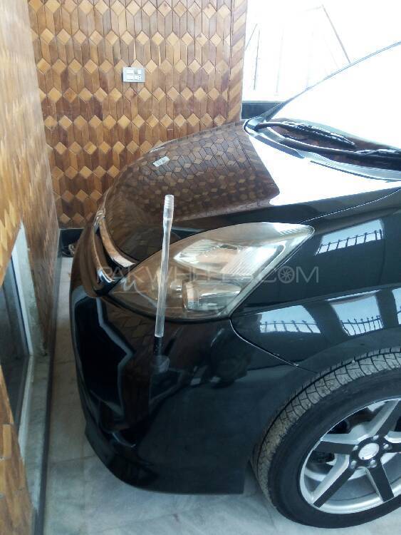 Toyota ISIS 2007 for Sale in Islamabad Image-1