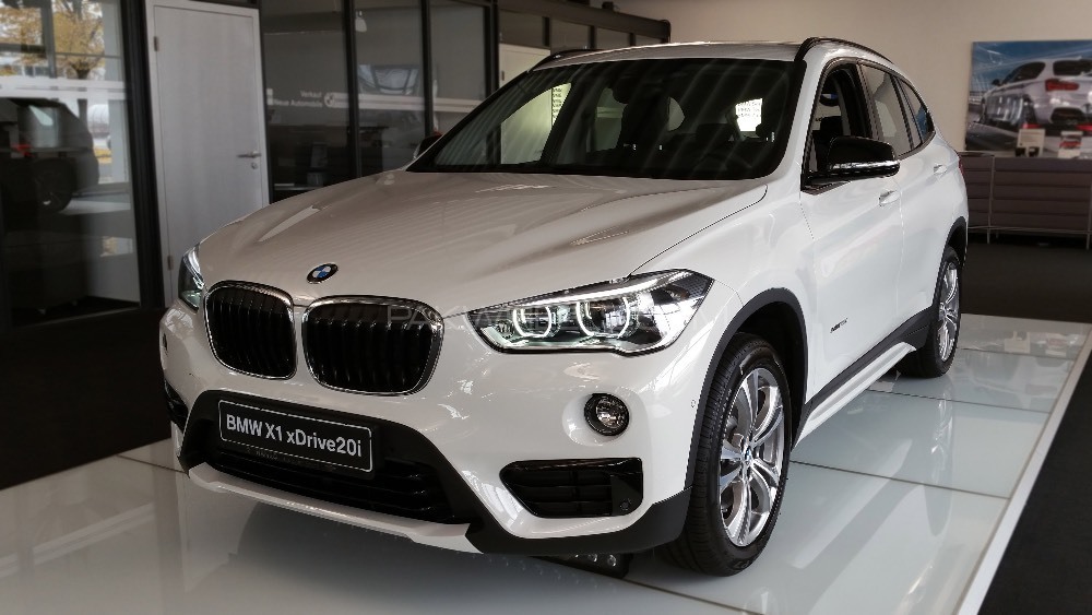 Bmw x1 20i sport. BMW x1 xdrive20i. БМВ х1 2017. BMW x2 xdrive20i. BMW x1 20i m Sport.