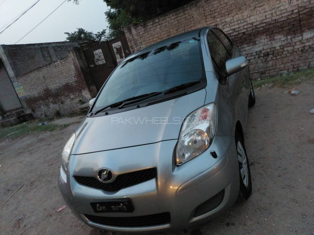 Toyota Vitz 2010 for Sale in Gujrat Image-1