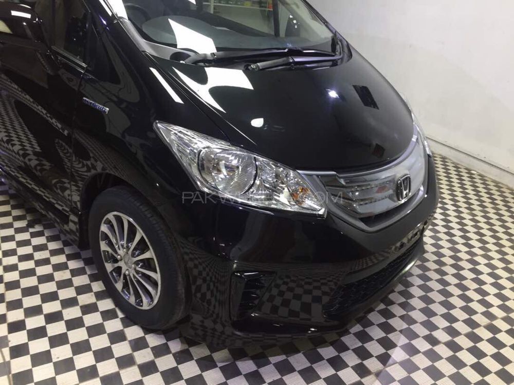 Honda Freed 2013 for Sale in Karachi Image-1