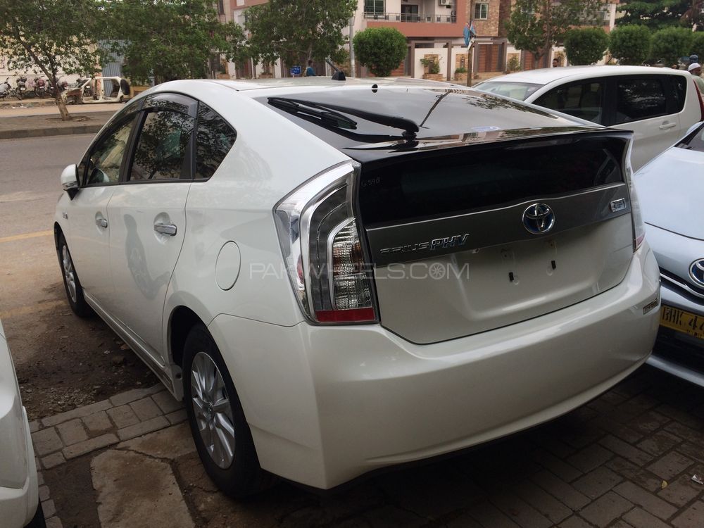  Toyota Prius PHV  Plug In Hybrid 2014 for sale in Karachi 