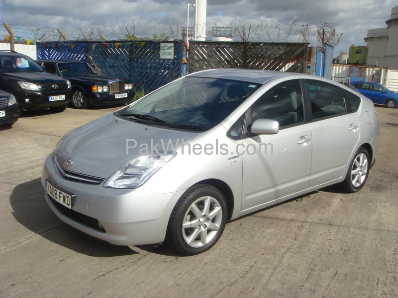 Toyota Prius 2008 for Sale in Islamabad Image-1