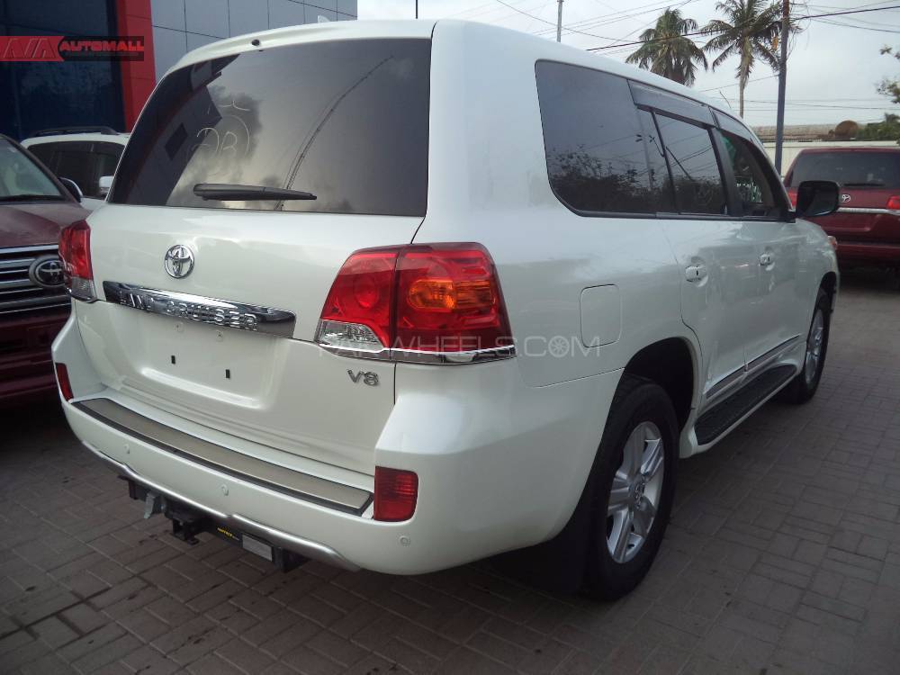 TOYOTA LAND CRUISER AX 2013, ORIGINAL TV WITH SUNROOF.

The car is parked at AUTOMALL near LAL QILA opposite AWAMI MARKAZ at shahrah-e-Faisal road karachi. 

Call/SMS in office hours only, if we don't respond just drop us a message. 

OUR OTHER STOCK IS FULLY UPDATED ON FACEBOOK AS WELL.Just write automallpk in your search option.

Thank you 
AUTOMALL.
