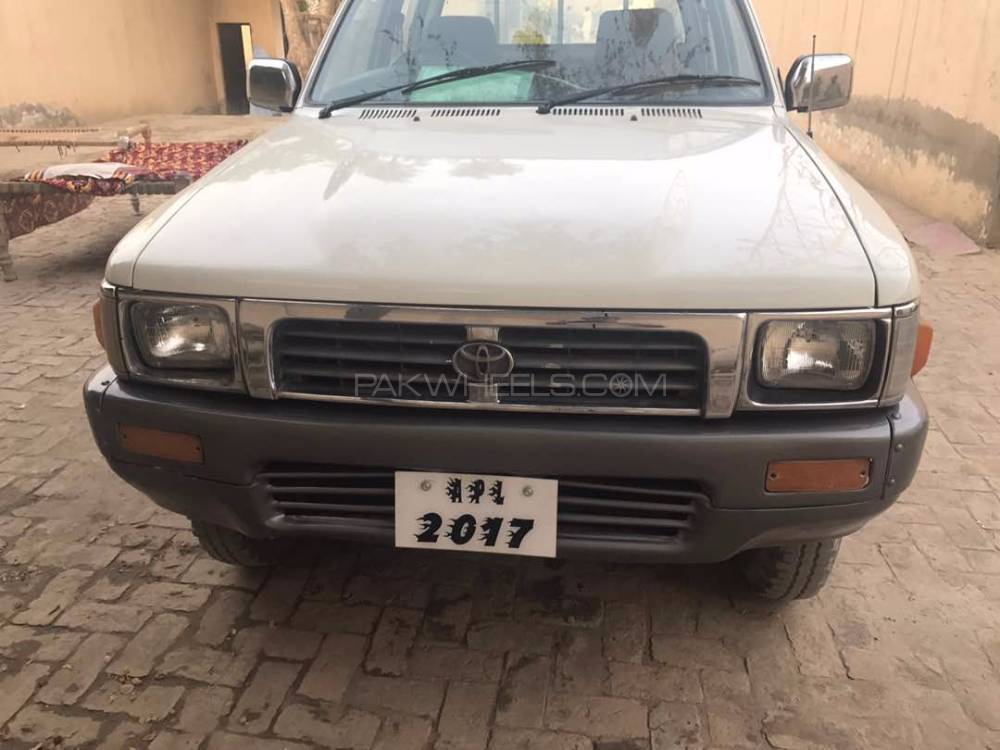 Toyota Hilux 1989 for Sale in Multan Image-1