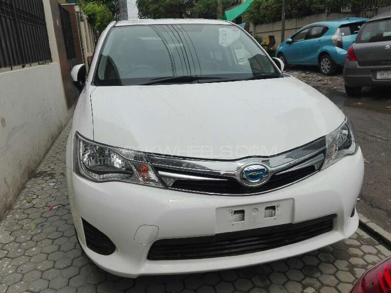 Toyota Corolla Fielder 2013 for Sale in Lahore Image-1