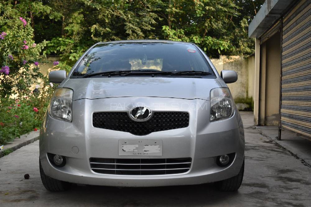 Toyota Vitz 2007 for Sale in Abbottabad Image-1