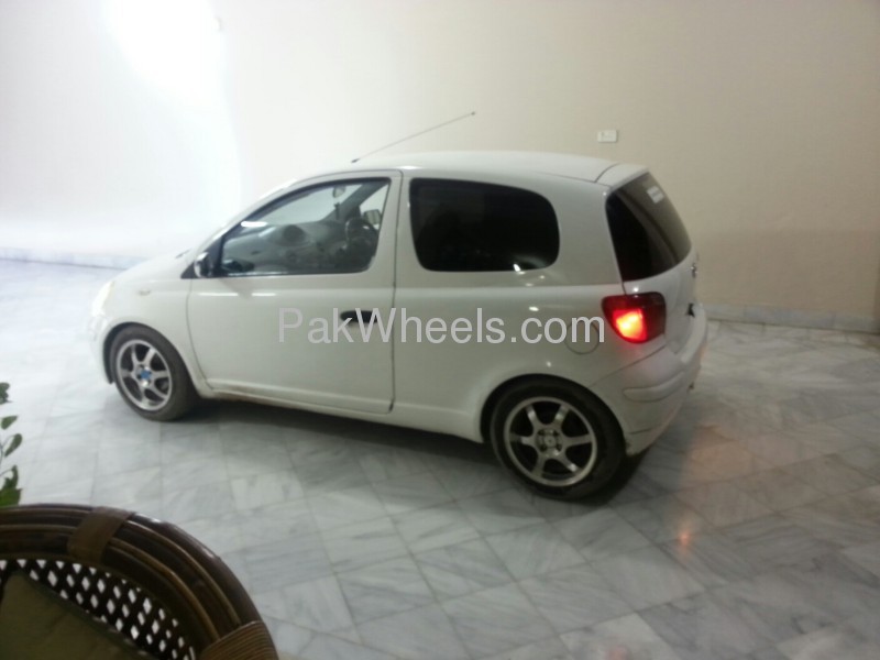 Toyota Vitz 2003 for Sale in Islamabad Image-1