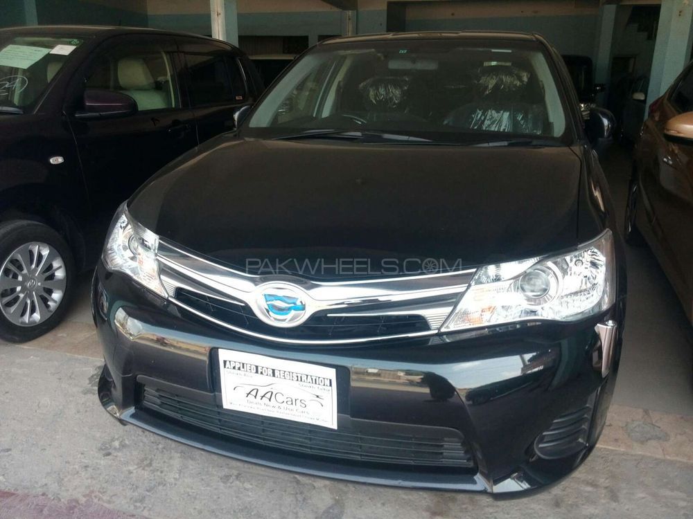Toyota Corolla Axio 2014 for Sale in Multan Image-1