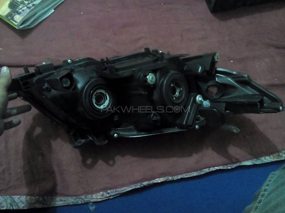 Toyota corolla 2009 left headlamp Toyota corolla 2009 left headlamp Image-3