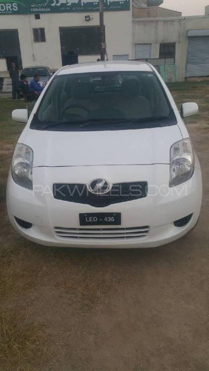 Toyota Vitz 2006 for Sale in Khushab Image-1