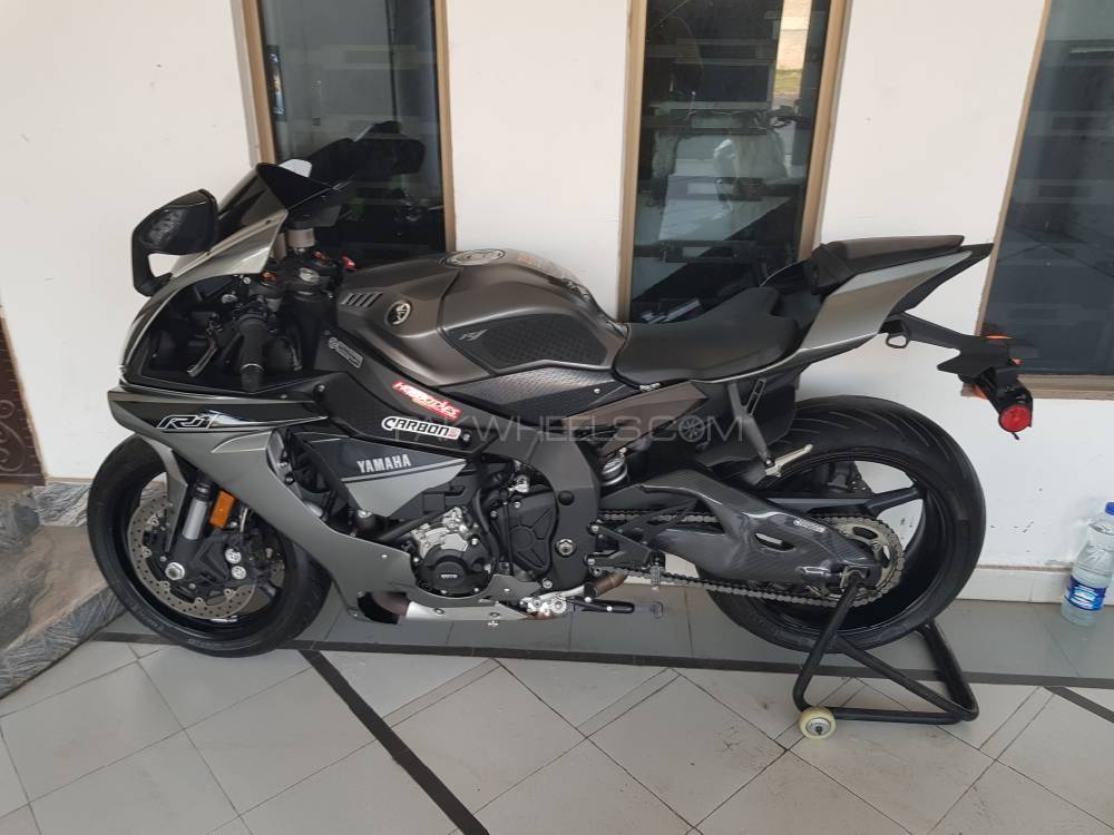 Yamaha YZF-R1 2016 for Sale Image-1