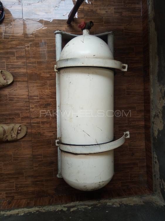 CNG cylinder plus KIT(urjent ) Image-1
