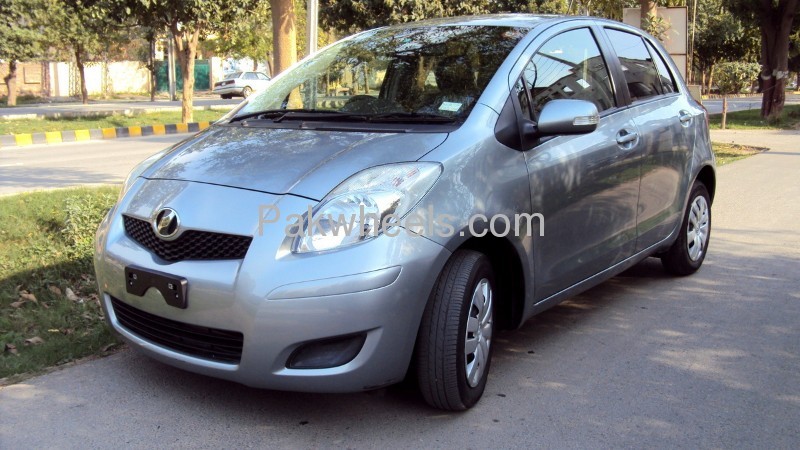 Toyota Vitz 2009 for Sale in Lahore Image-1