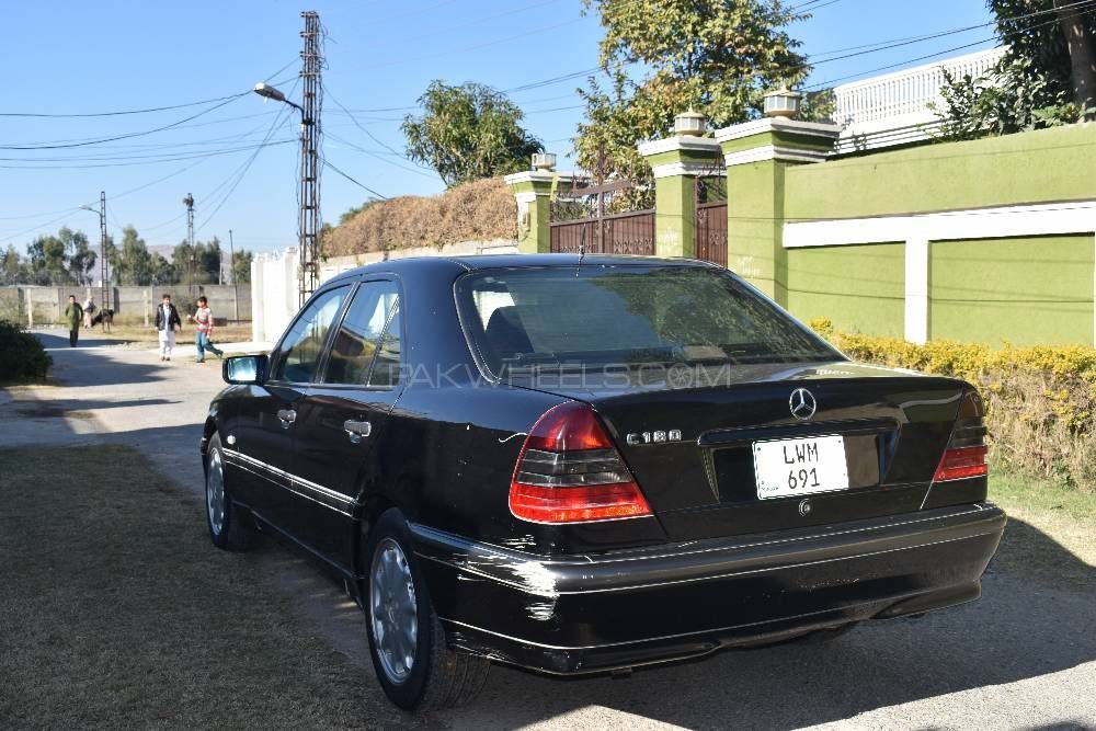 Mercedes Benz C Class 2000 for Sale in Kohat Mercedes Benz C Class 2000 for Sale in Kohat Image-2