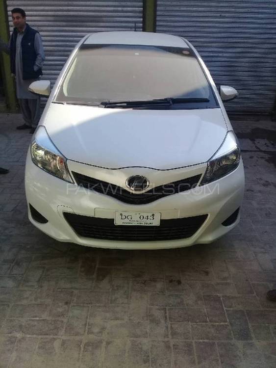 Toyota Vitz 2013 for Sale in Kohat Image-1