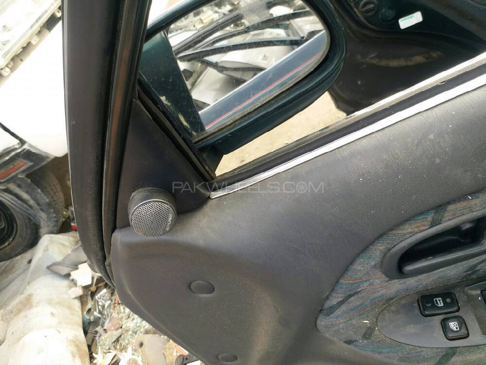 Toyota Corolla 1994 AE101 Front Doors Tweeter Pods For Sale Image-1