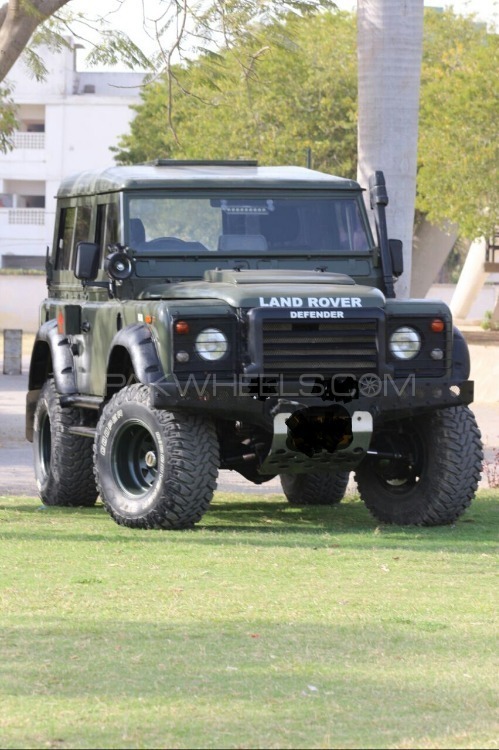 Land Rover Defender 2012 for Sale in Karachi Image-1