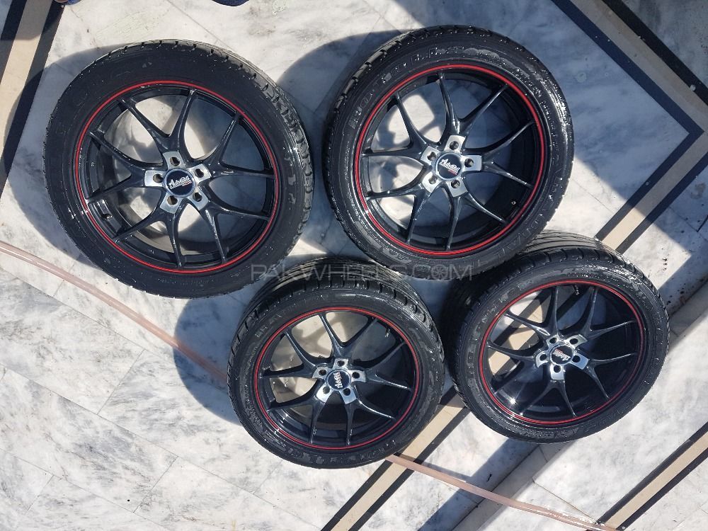 17" alloy rims with low profile tyres Image-1