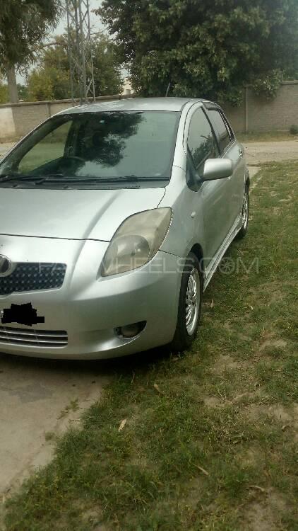 Toyota Vitz 2005 for Sale in Nowshera cantt Image-1