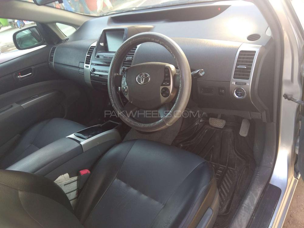 Toyota Prius G 1.8 2010 Image-9