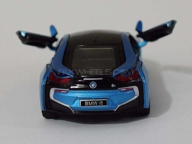 KinSmart Metal Body Die Cast BMW i8 - Blue KinSmart Metal Body Die Cast BMW i8 - Blue Image-2