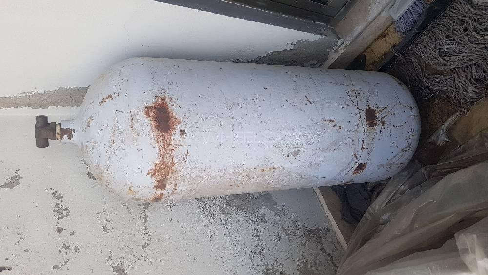 CNG Cylinder Of Honda City Idsi Fresh Condition Image-1
