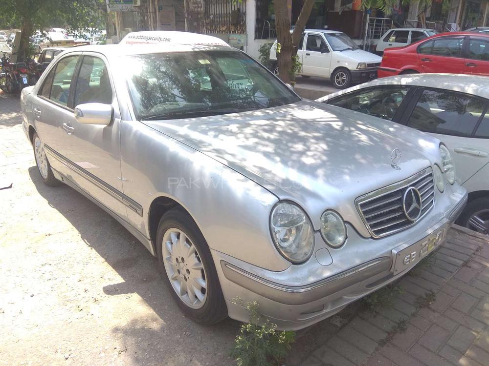 Mercedes Benz C Class 2002 for Sale in Islamabad Image-1