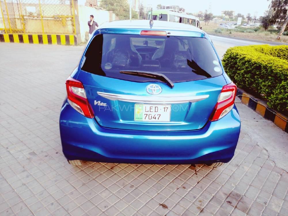 Toyota Vitz 2014 for Sale in Kharian Image-1