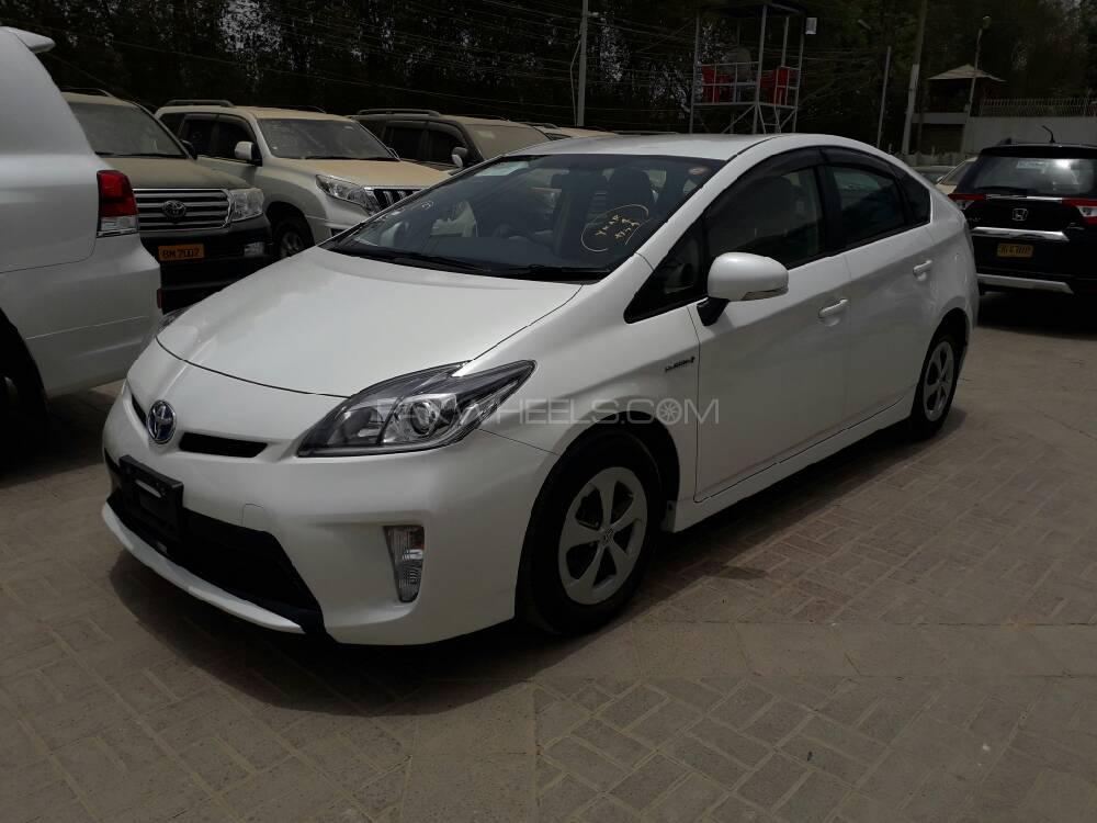 Toyota Prius 2015 for Sale in Karachi Image-1