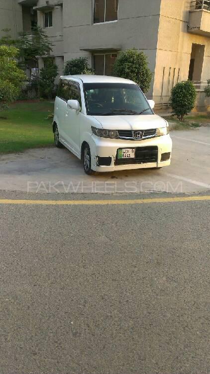 Honda Zest 2010 for Sale in Lahore Image-1