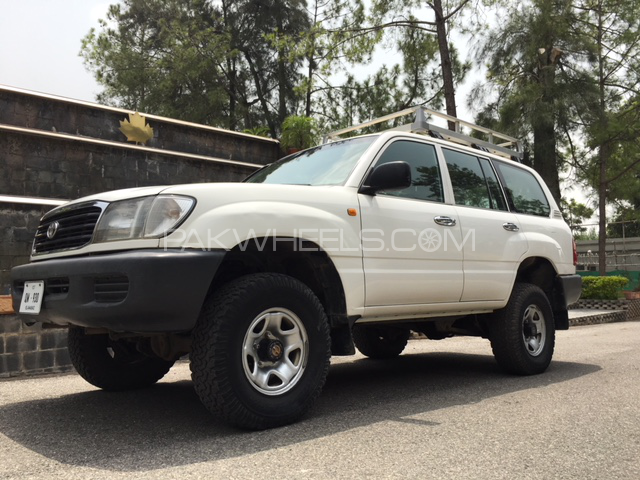 Toyota Land Cruiser 2002 for Sale in Islamabad Image-1