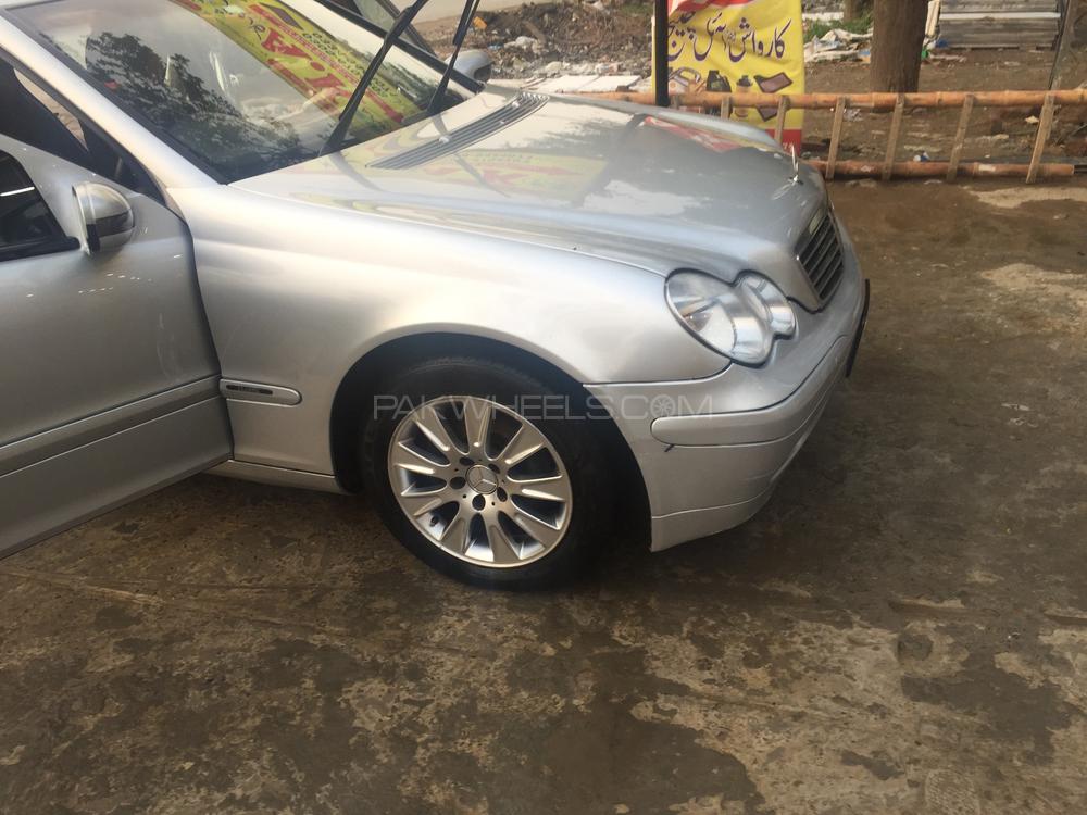Mercedes Benz 200 D 2001 for Sale in Lahore Image-1