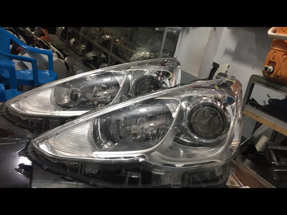 Toyota Aqua 2015 headlights pair Image-1