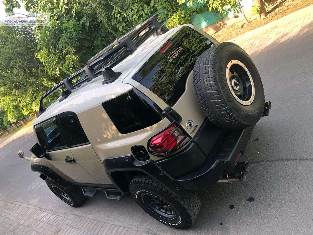 Toyota Fj Cruiser 2011 for Sale in Lahore Toyota Fj Cruiser 2011 for Sale in Lahore Image-23