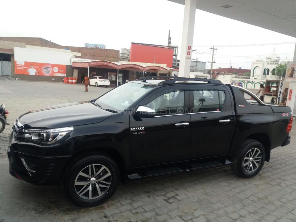 Toyota Hilux 2018 for Sale in Faisalabad Image-1
