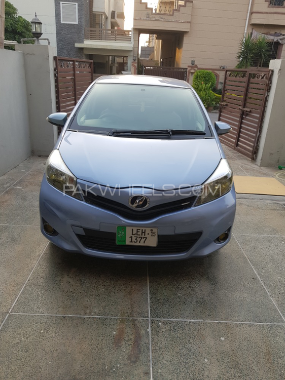 Toyota Vitz 2011 for Sale in Kharian Image-1