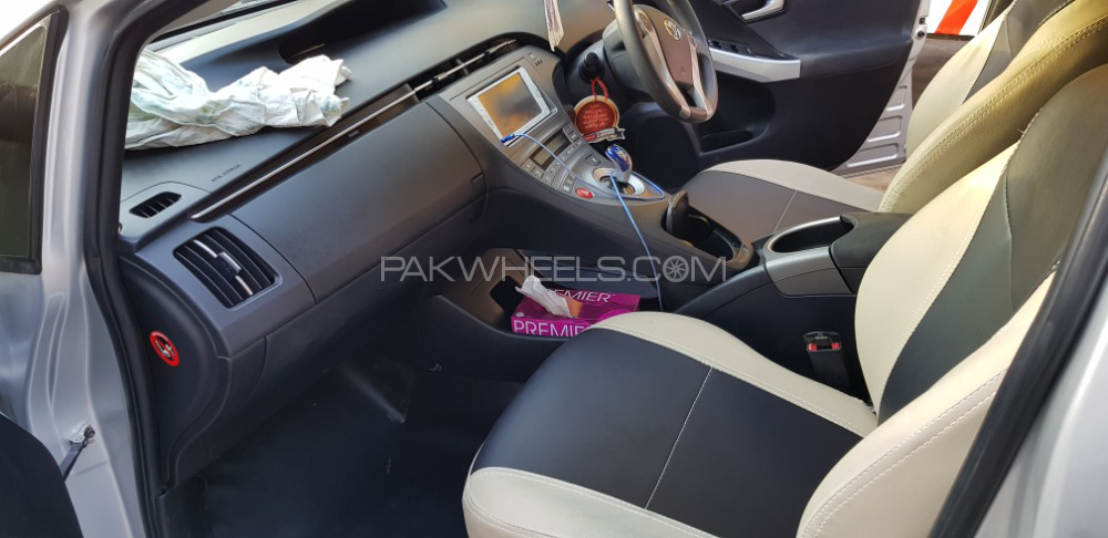 Toyota Prius 2013 for Sale in Hyderabad Image-1