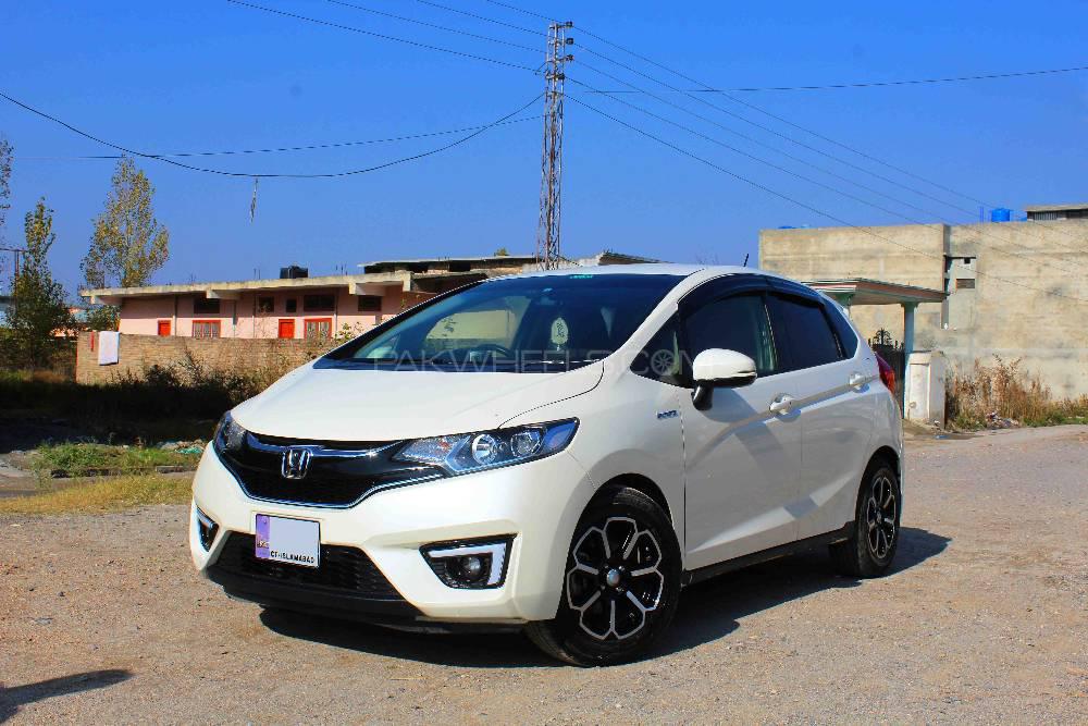 Honda Fit 2015 for Sale in Abbottabad Image-1