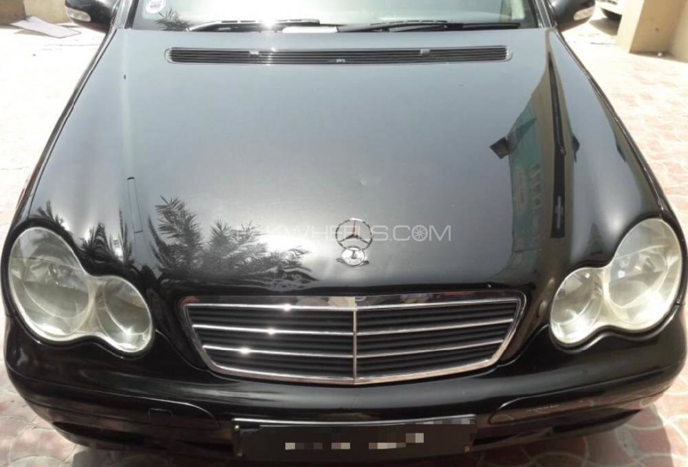 Mercedes Benz C Class 2003 for Sale in Multan Image-1