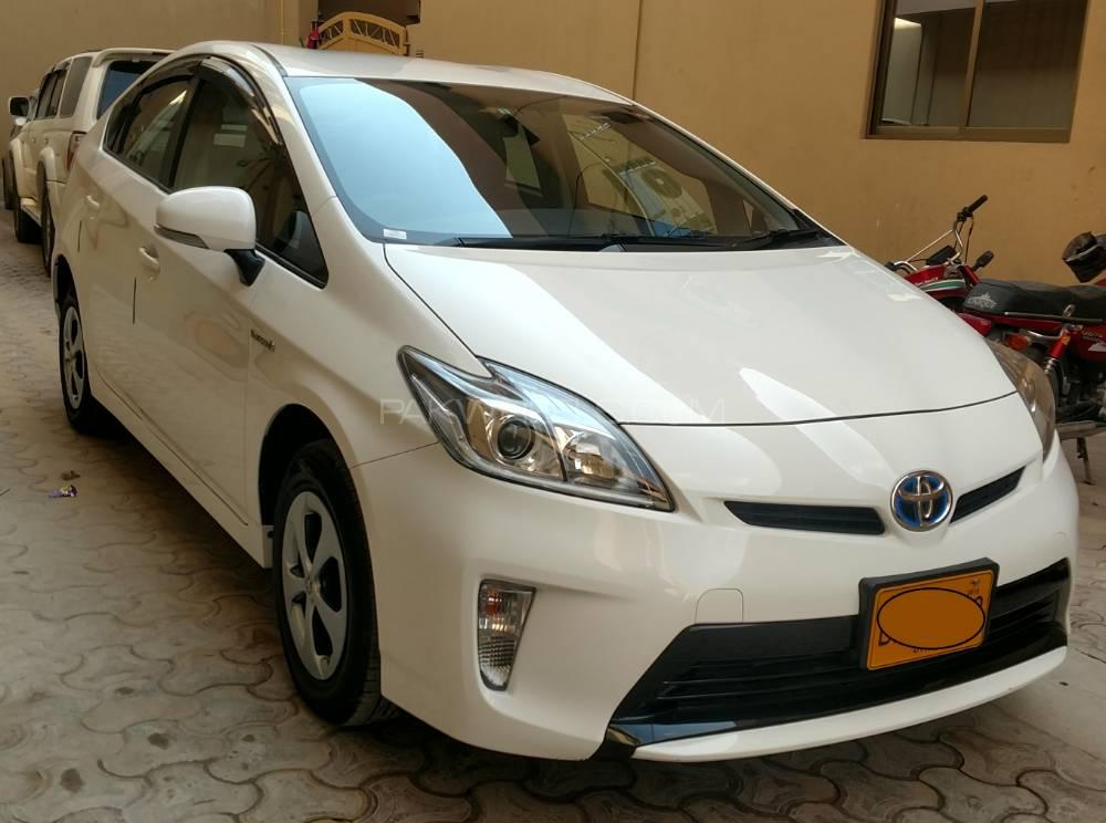 Toyota Prius 2015 for Sale in Quetta Image-1