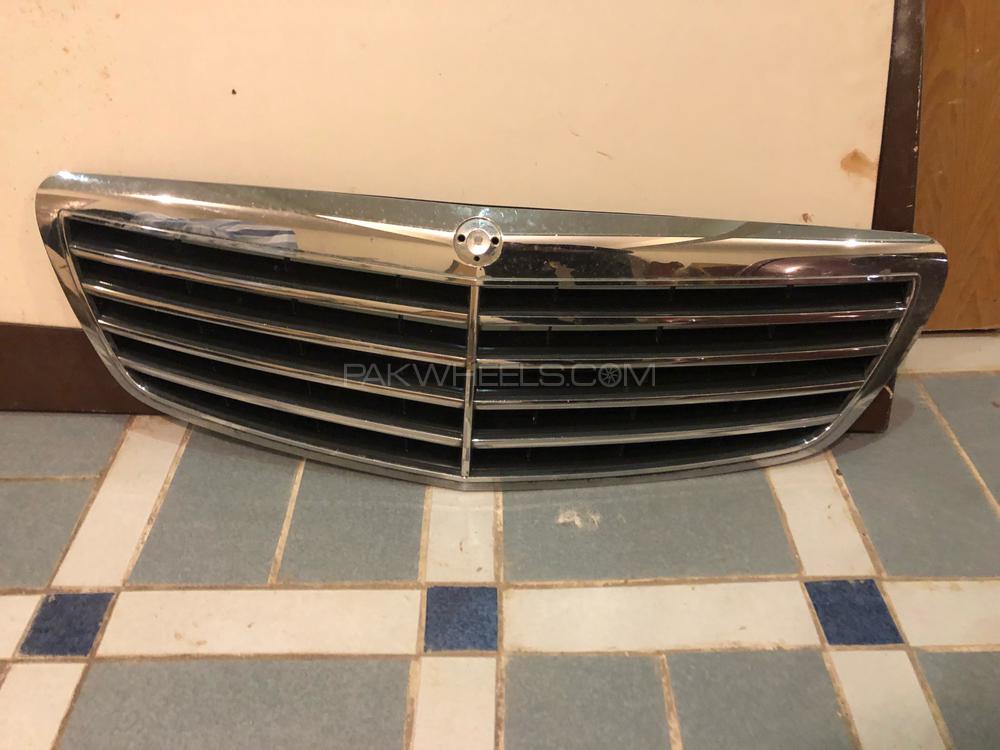 ORIGINAL MERCEDES BENZ S CLASS W221 BUMPERS AND GRILL Image-1