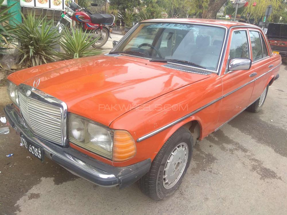Mercedes Benz 200 D 1984 for Sale in Islamabad Image-1
