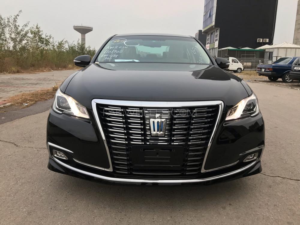 Toyota crown фото