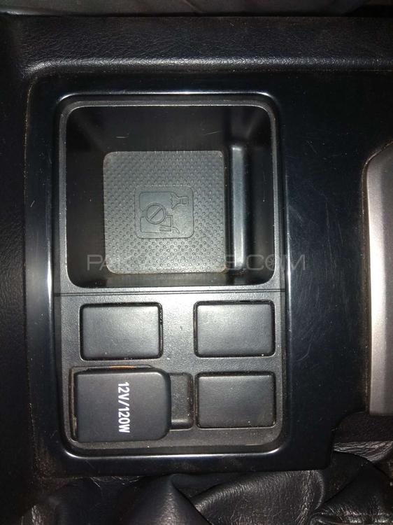 Toyota Prado 2012 for Sale in Karachi Toyota Prado 2012 for Sale in Karachi Image-10