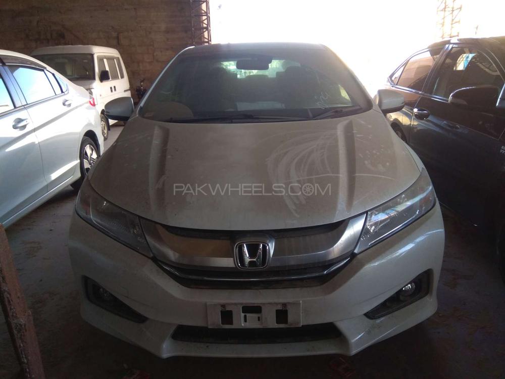 Honda Grace Hybrid 2015 for Sale in Karachi Image-1