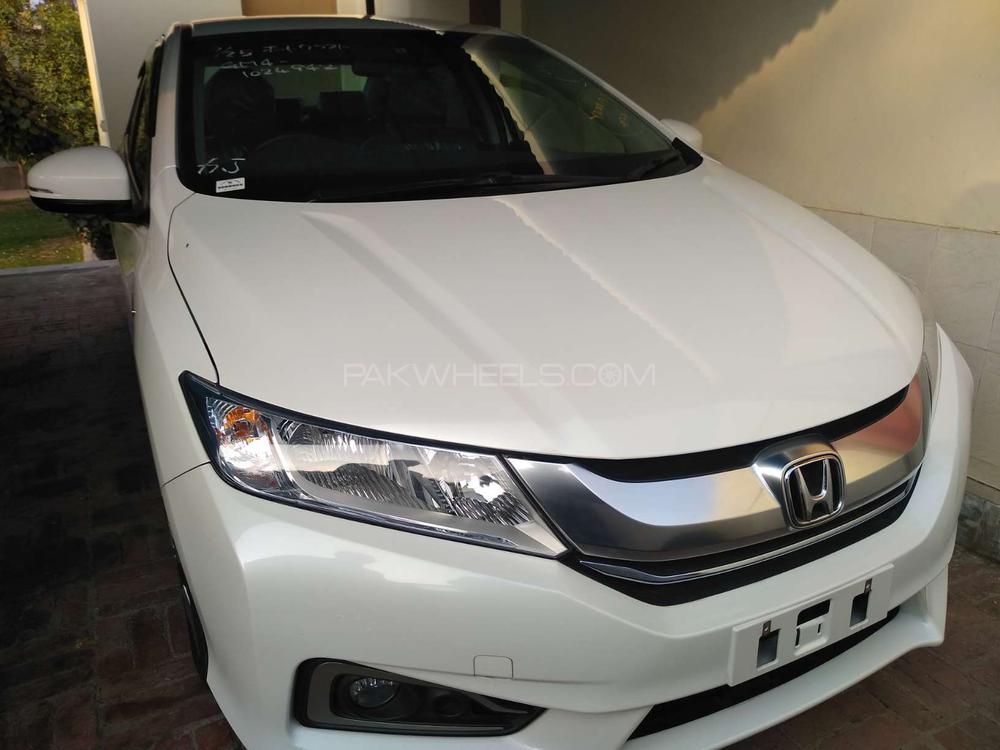 Honda Grace Hybrid 2015 for Sale in Multan Image-1