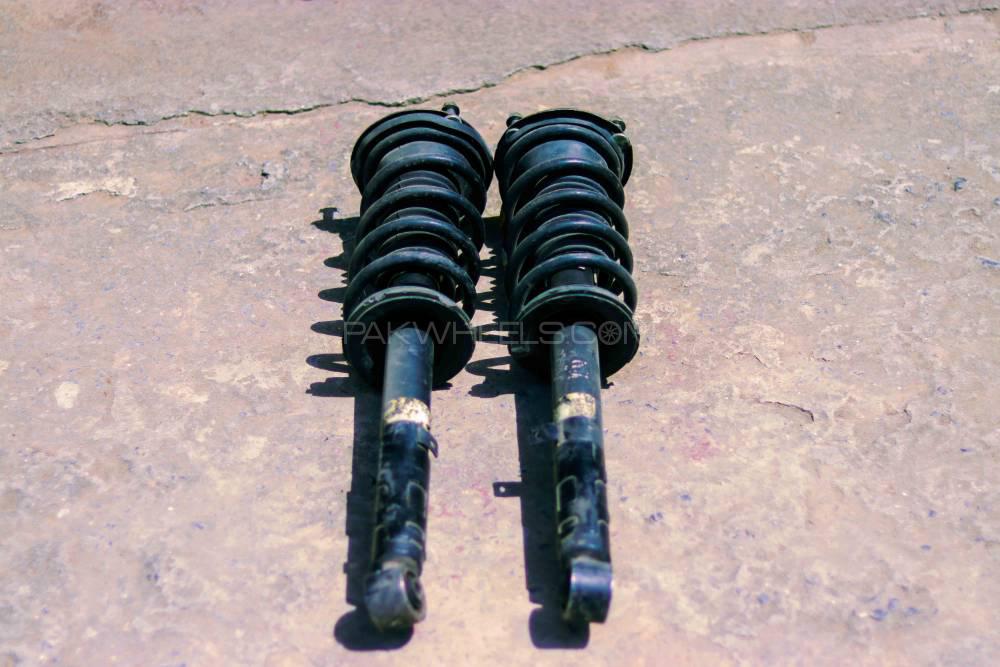 Toyota Crown front struts (2005) Image-1