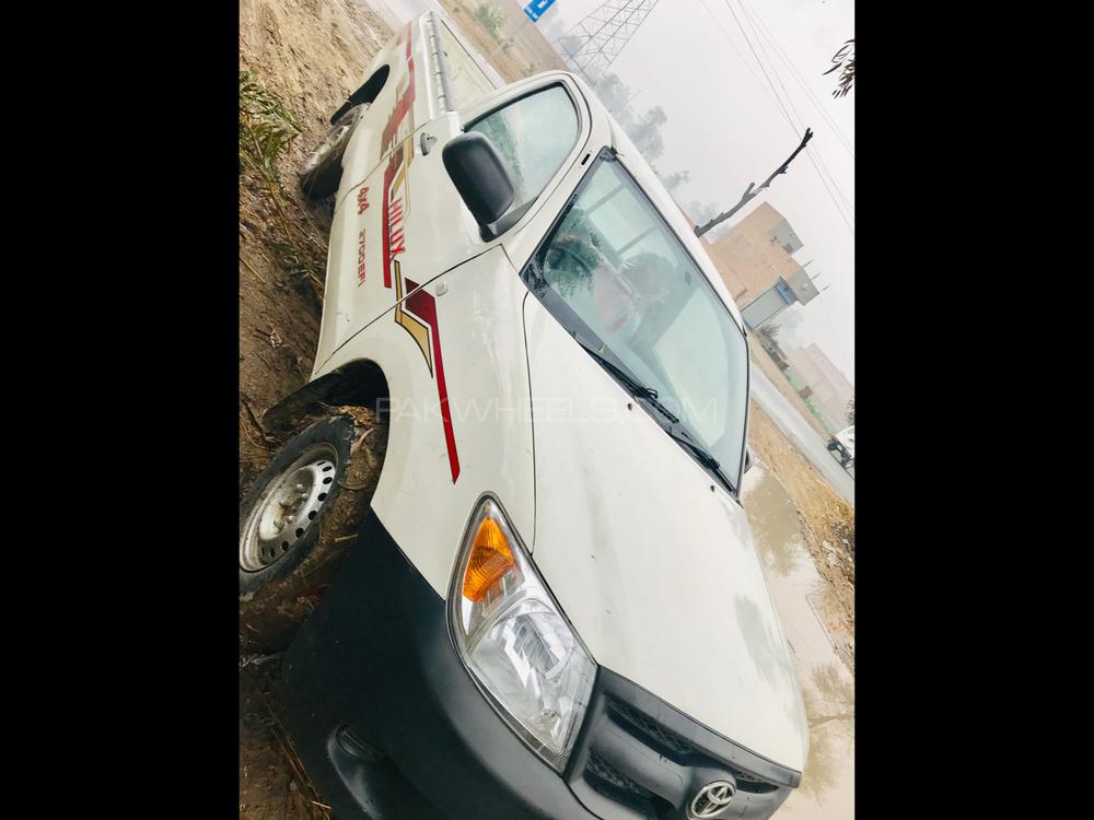 Toyota Hilux 2008 for Sale in Pak pattan sharif Image-1
